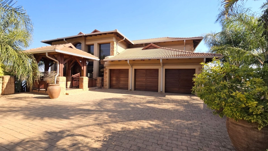 5 Bedroom Property for Sale in Birdwood Estate North West